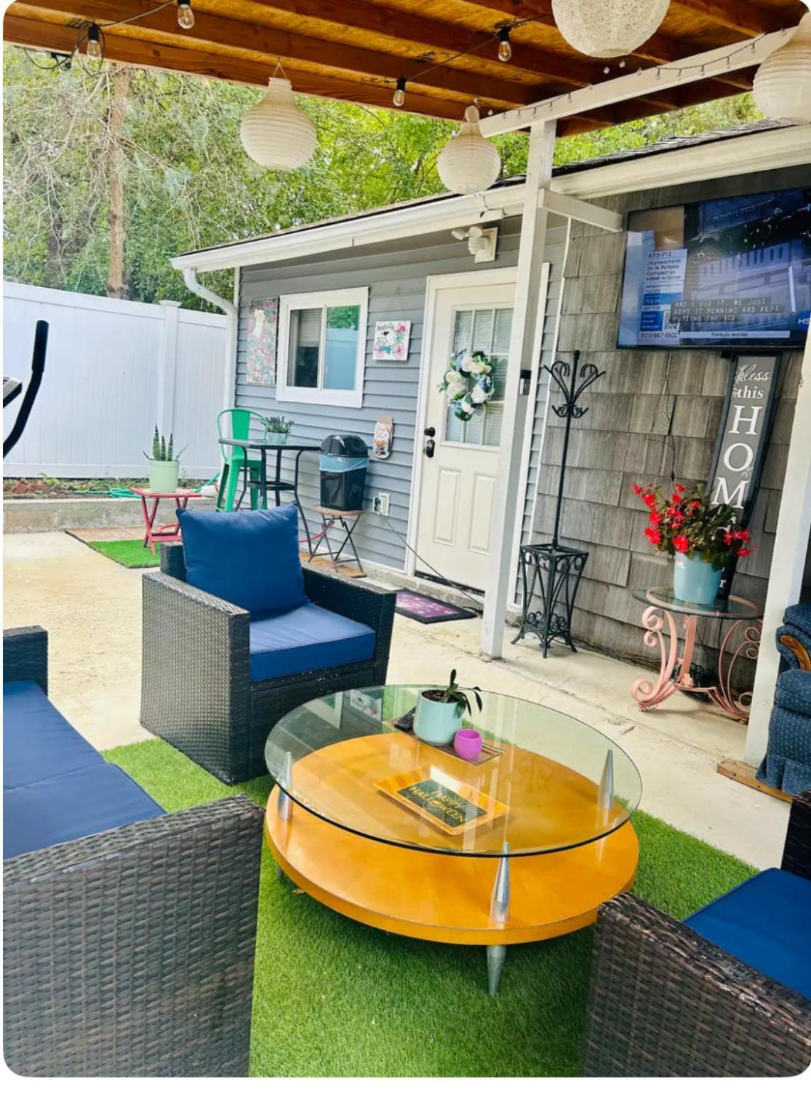 Fancy Studio Private Entrance Selden Luaran gambar